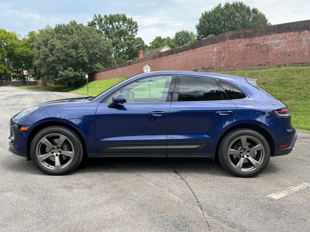 2022 Porsche Macan Base