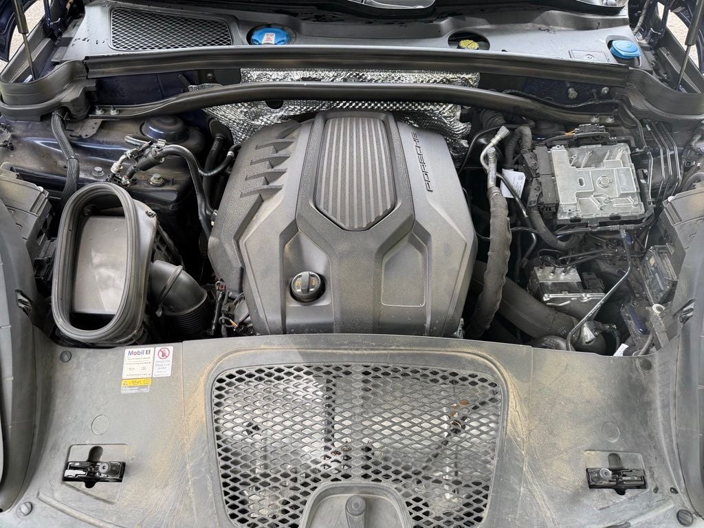 2022 Porsche Macan Base