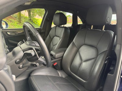 2022 Porsche Macan Base