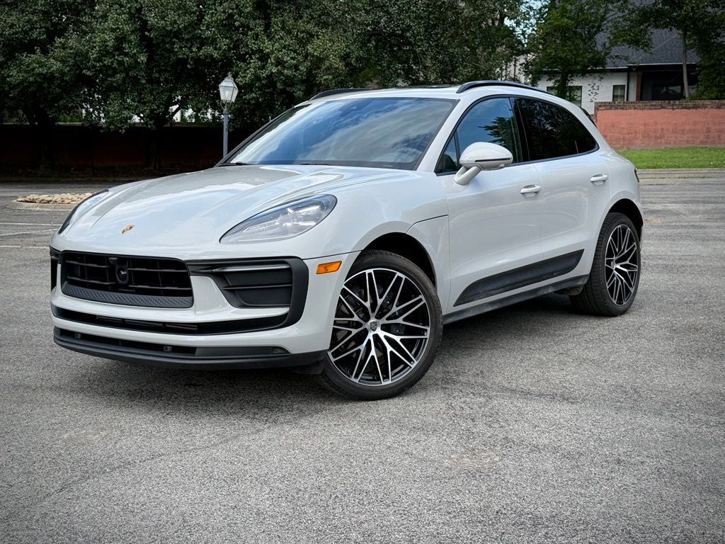 2025 Porsche Macan Base