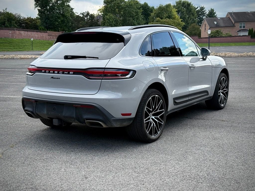 2025 Porsche Macan Base