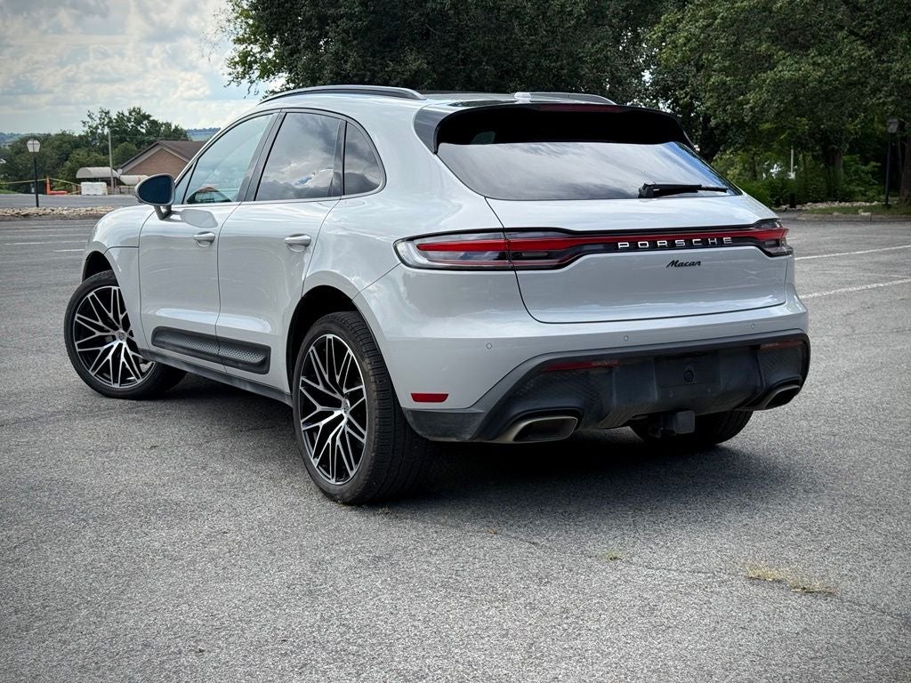 2025 Porsche Macan Base