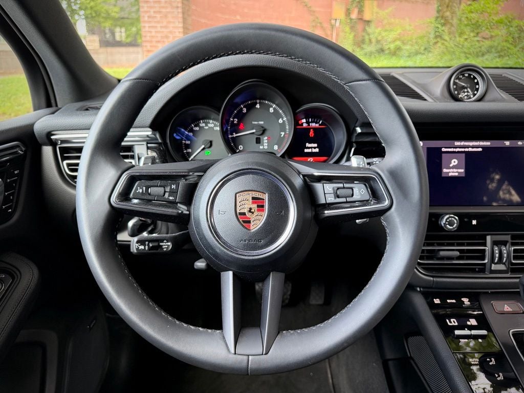 2025 Porsche Macan Base