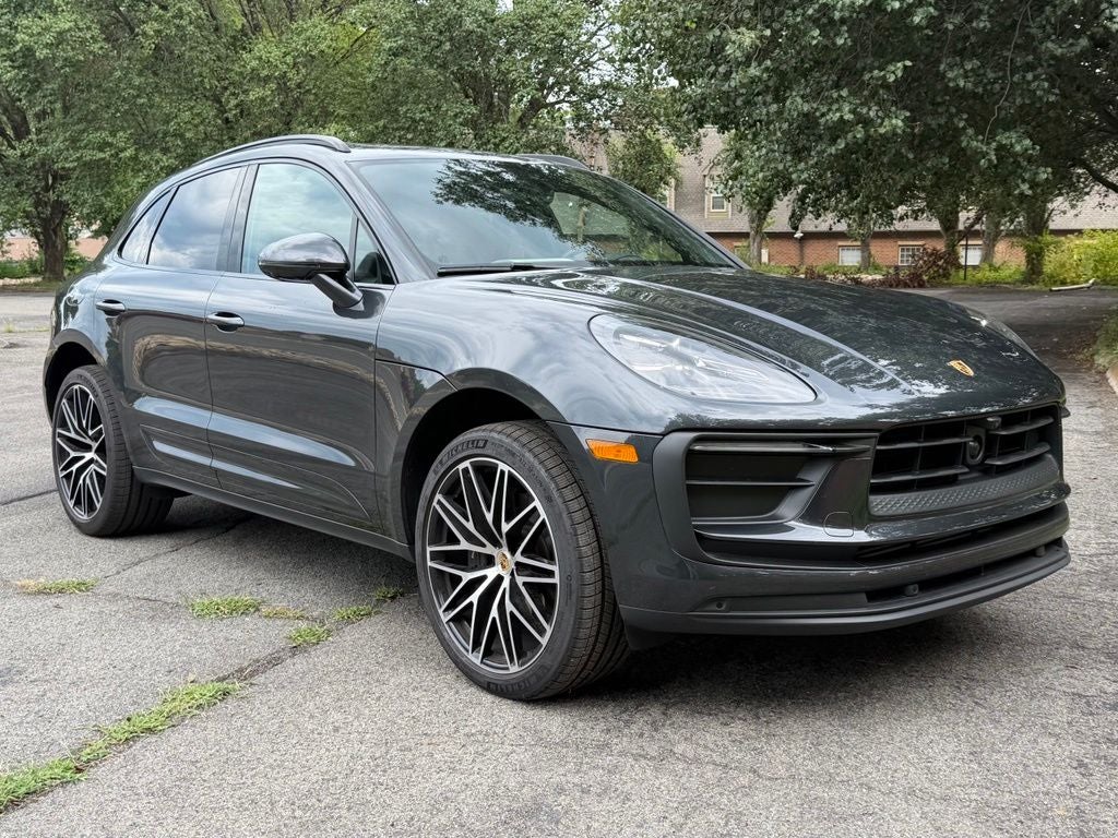 2026 Porsche Macan Base