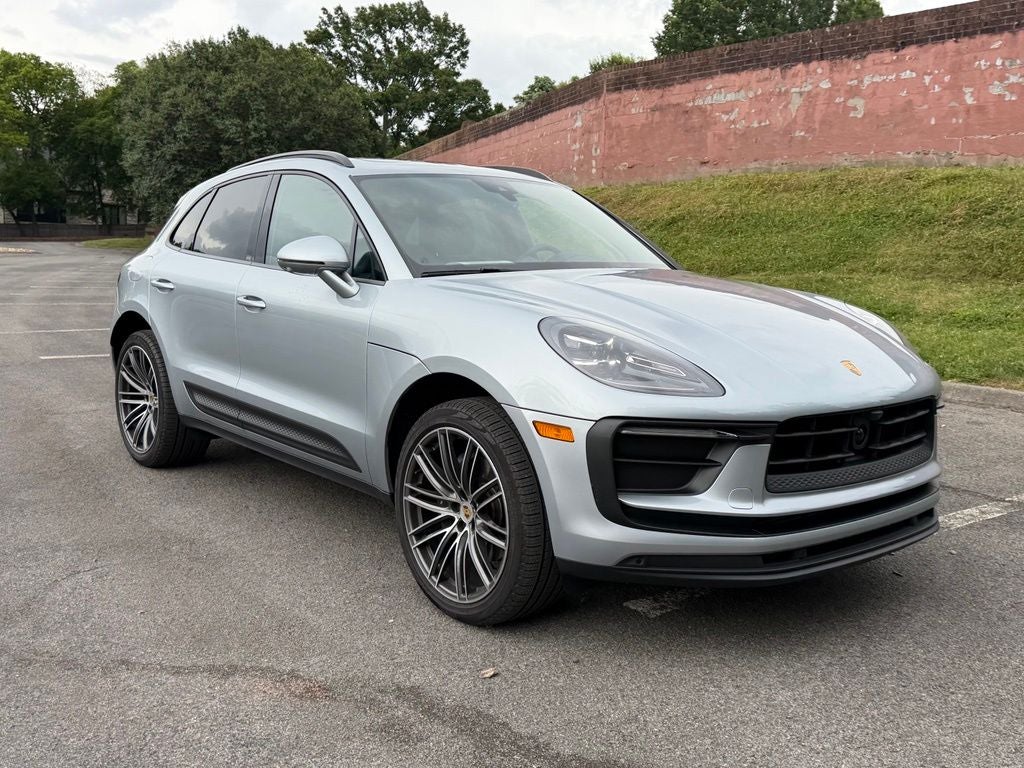 2026 Porsche Macan Base
