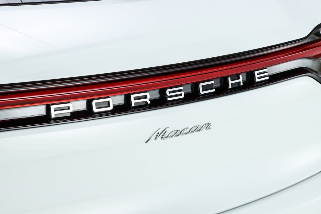 2025 Porsche Macan Base