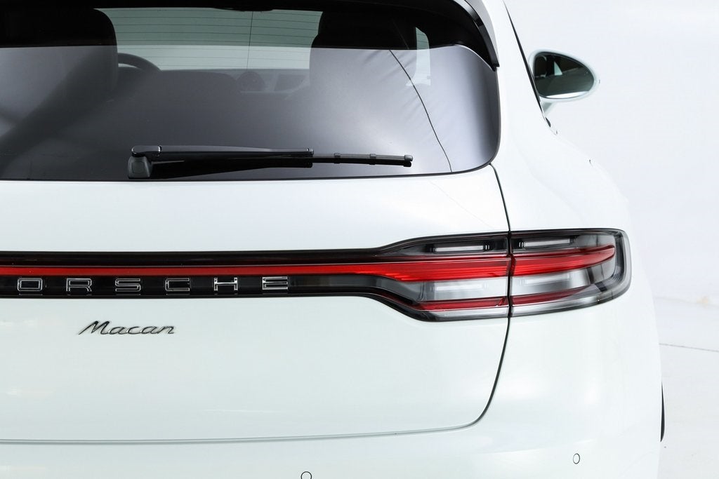 2025 Porsche Macan Base