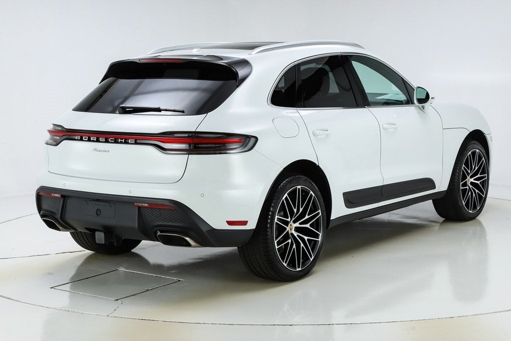 2025 Porsche Macan Base