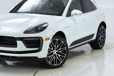2025 Porsche Macan Base