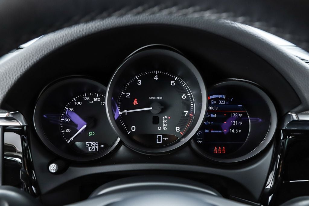 2026 Porsche Macan Base