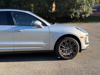 2026 Porsche Macan Base