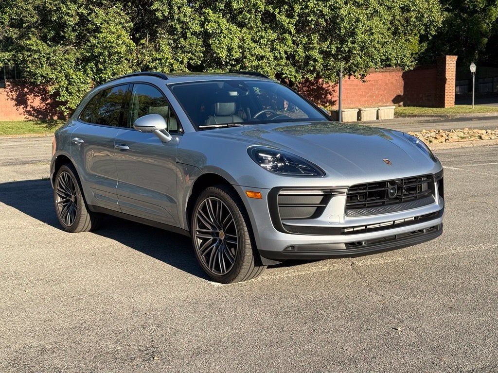 2026 Porsche Macan Base