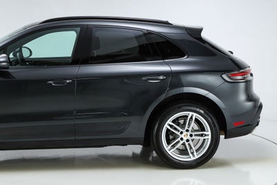 2022 Porsche Macan Base