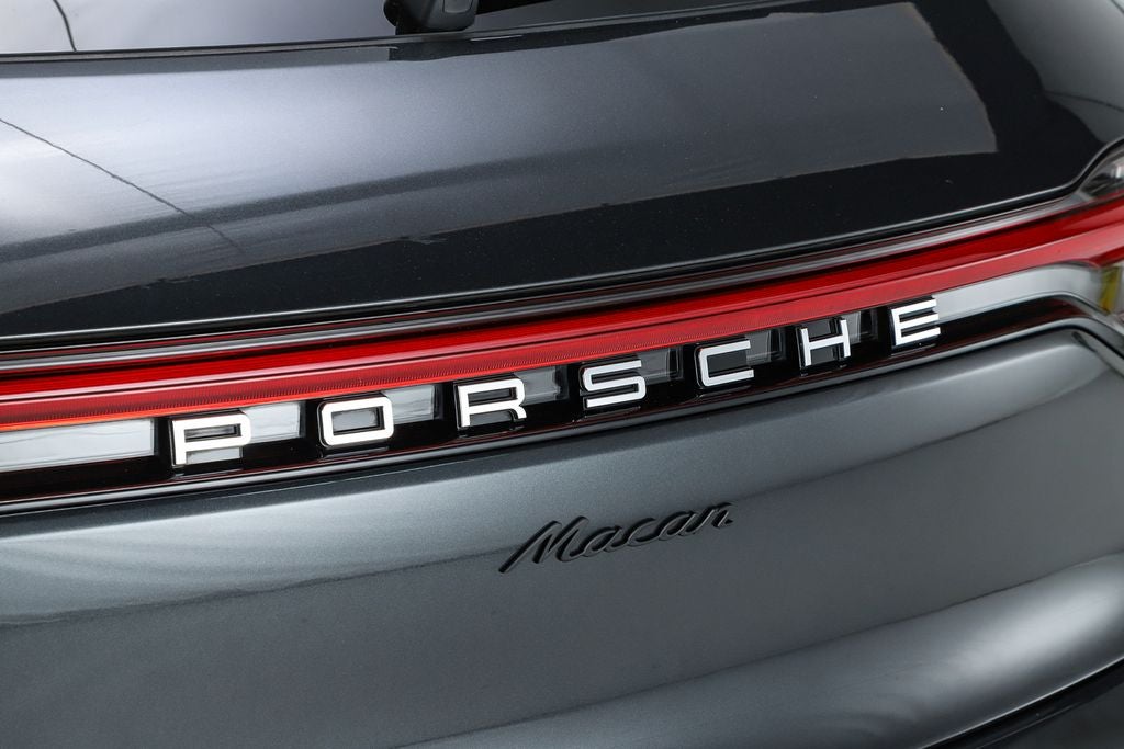 2022 Porsche Macan Base