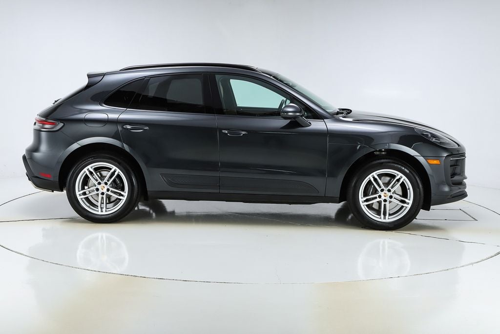 2022 Porsche Macan Base