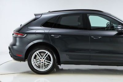 2022 Porsche Macan Base
