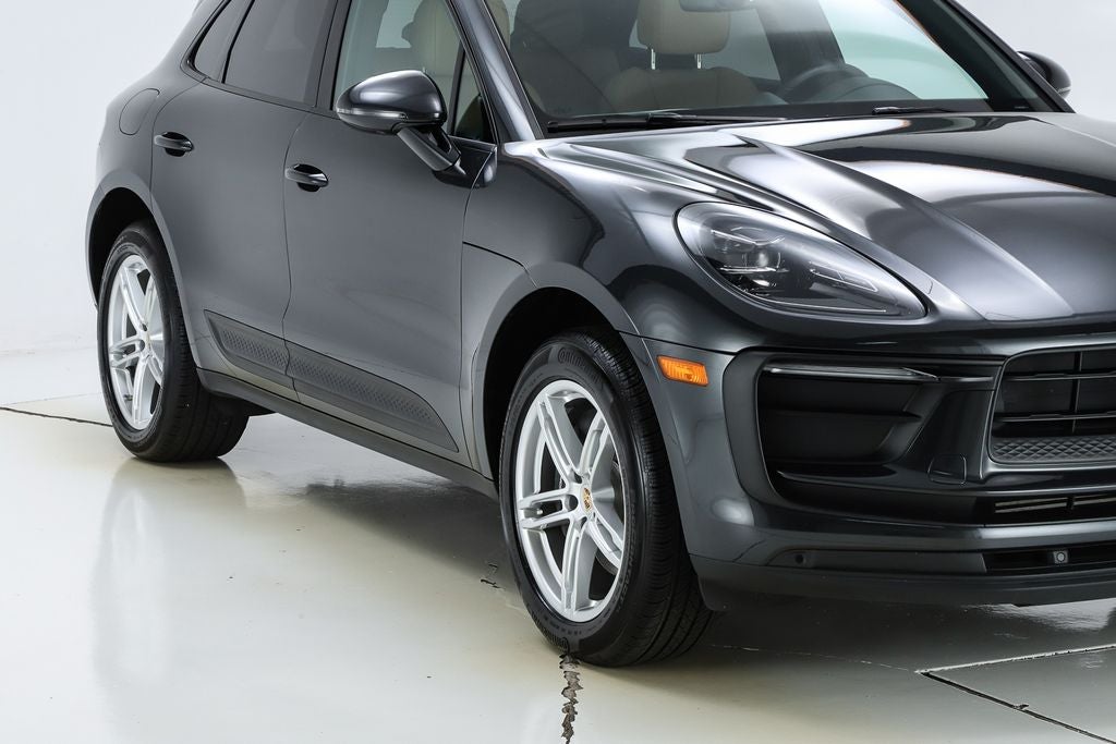 2022 Porsche Macan Base