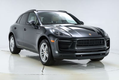2022 Porsche Macan Base