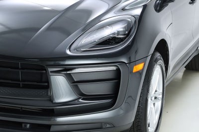 2022 Porsche Macan Base