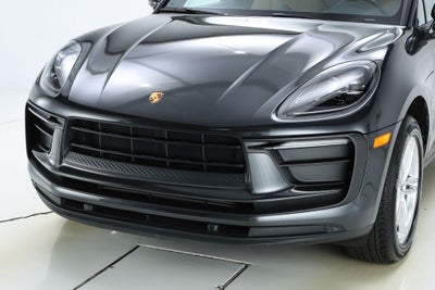 2022 Porsche Macan Base