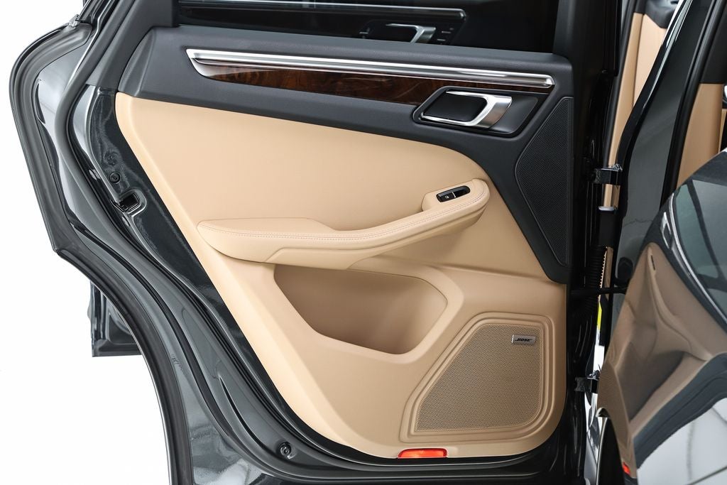 2022 Porsche Macan Base