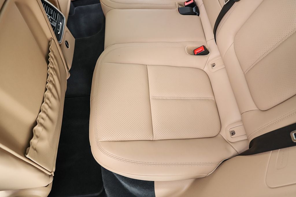 2022 Porsche Macan Base