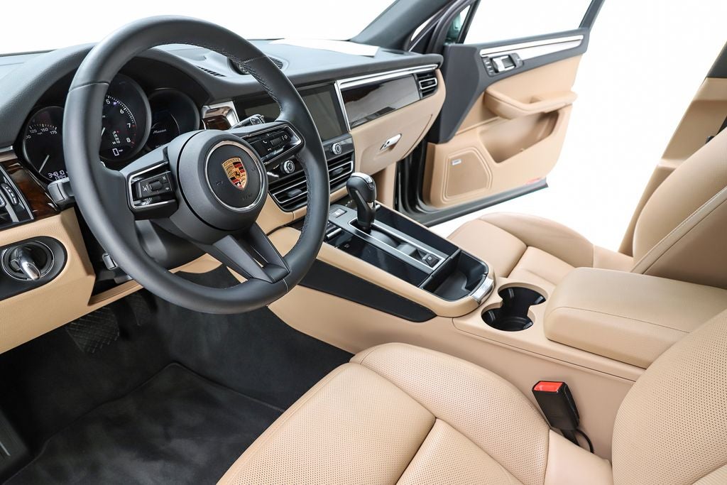 2022 Porsche Macan Base