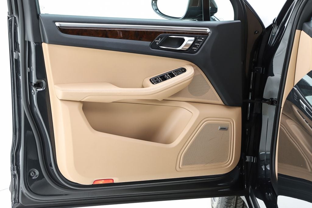 2022 Porsche Macan Base