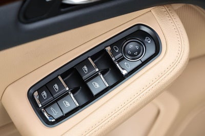 2022 Porsche Macan Base