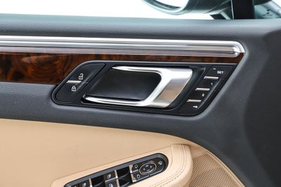 2022 Porsche Macan Base