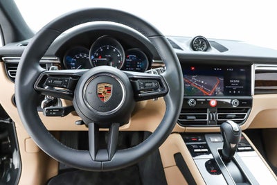 2022 Porsche Macan Base
