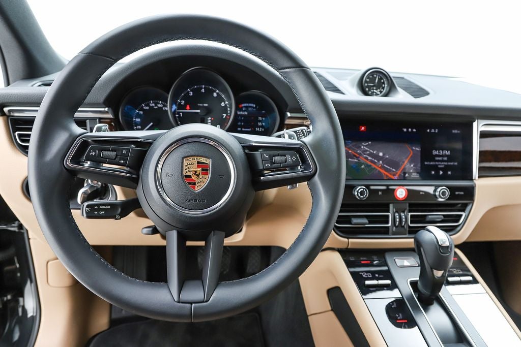 2022 Porsche Macan Base