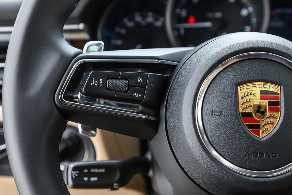 2022 Porsche Macan Base