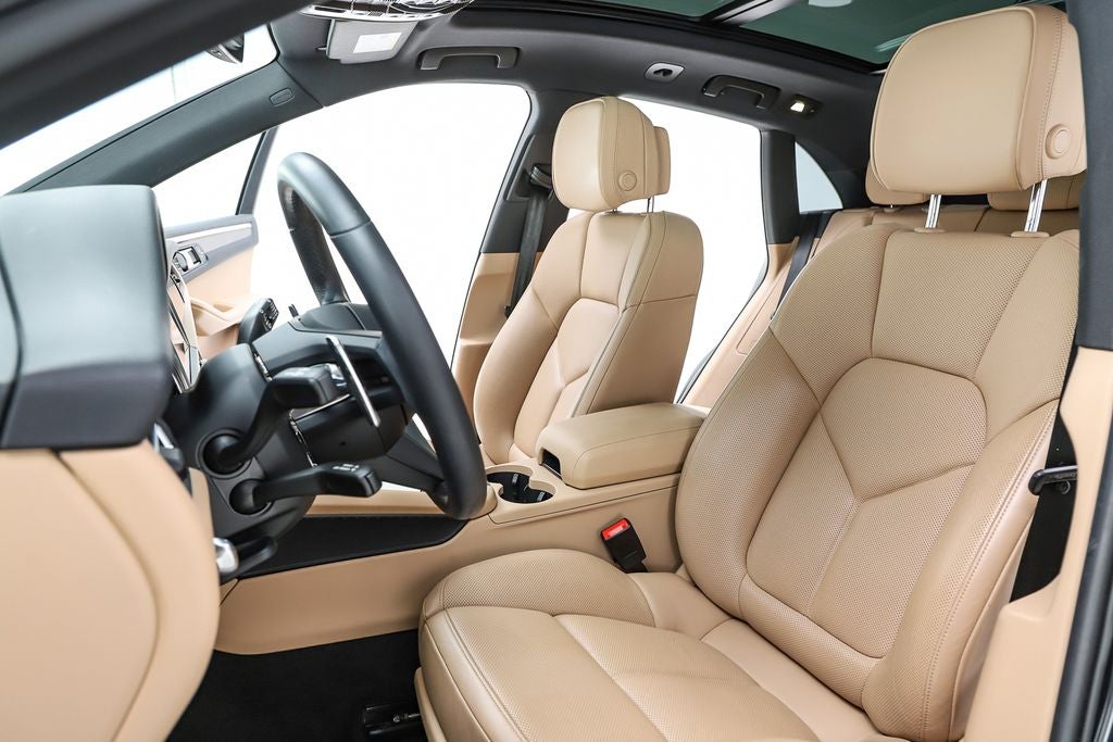 2022 Porsche Macan Base