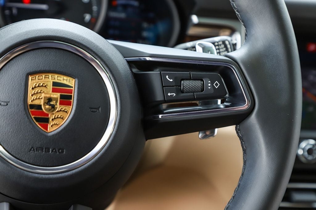 2022 Porsche Macan Base