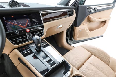 2022 Porsche Macan Base