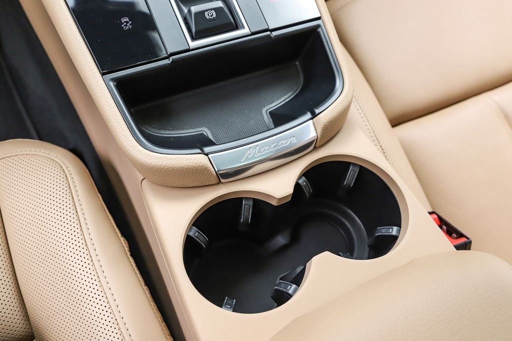 2022 Porsche Macan Base