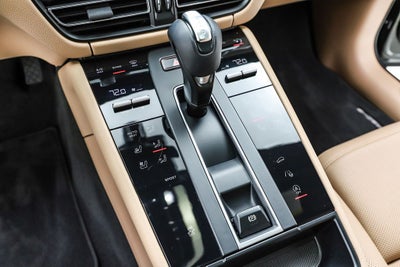 2022 Porsche Macan Base