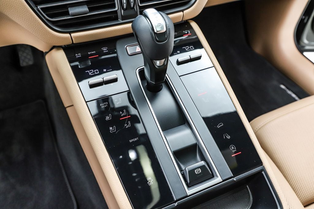 2022 Porsche Macan Base