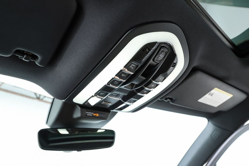 2022 Porsche Macan Base