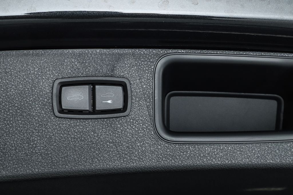 2022 Porsche Macan Base