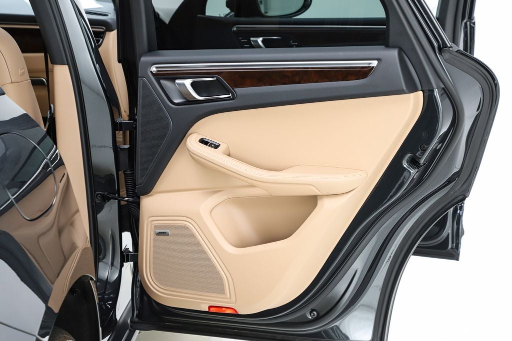 2022 Porsche Macan Base