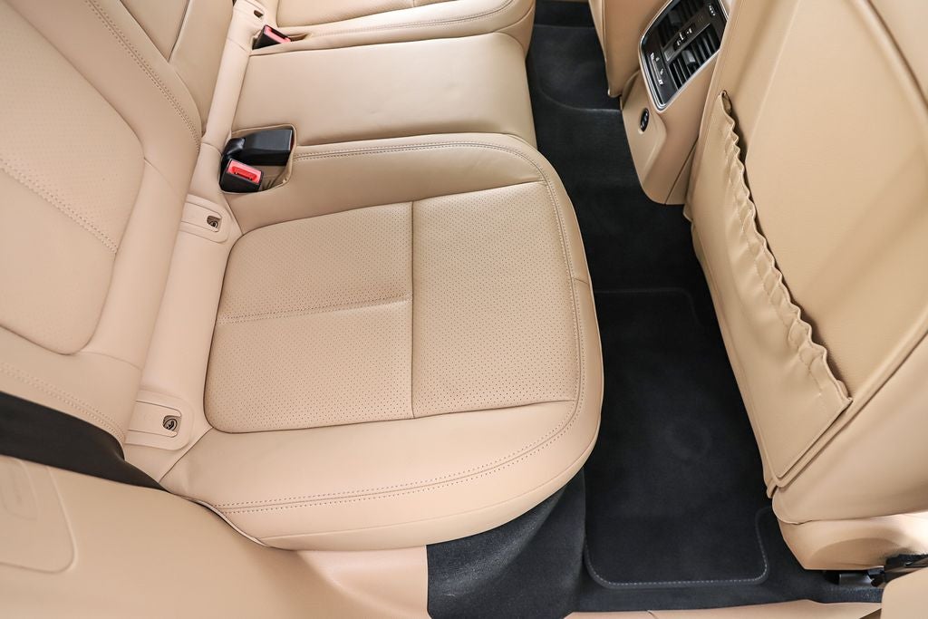 2022 Porsche Macan Base