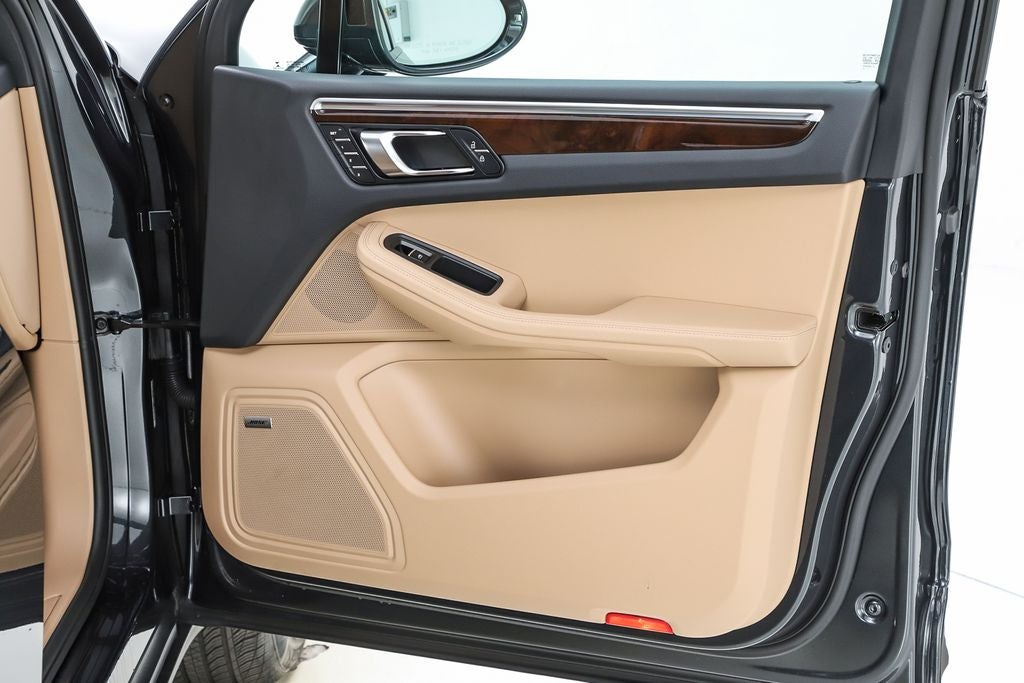 2022 Porsche Macan Base