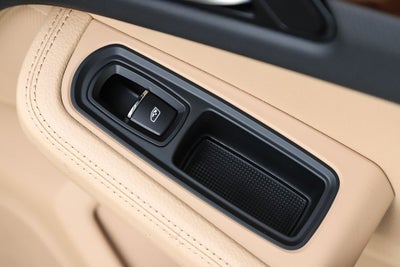 2022 Porsche Macan Base