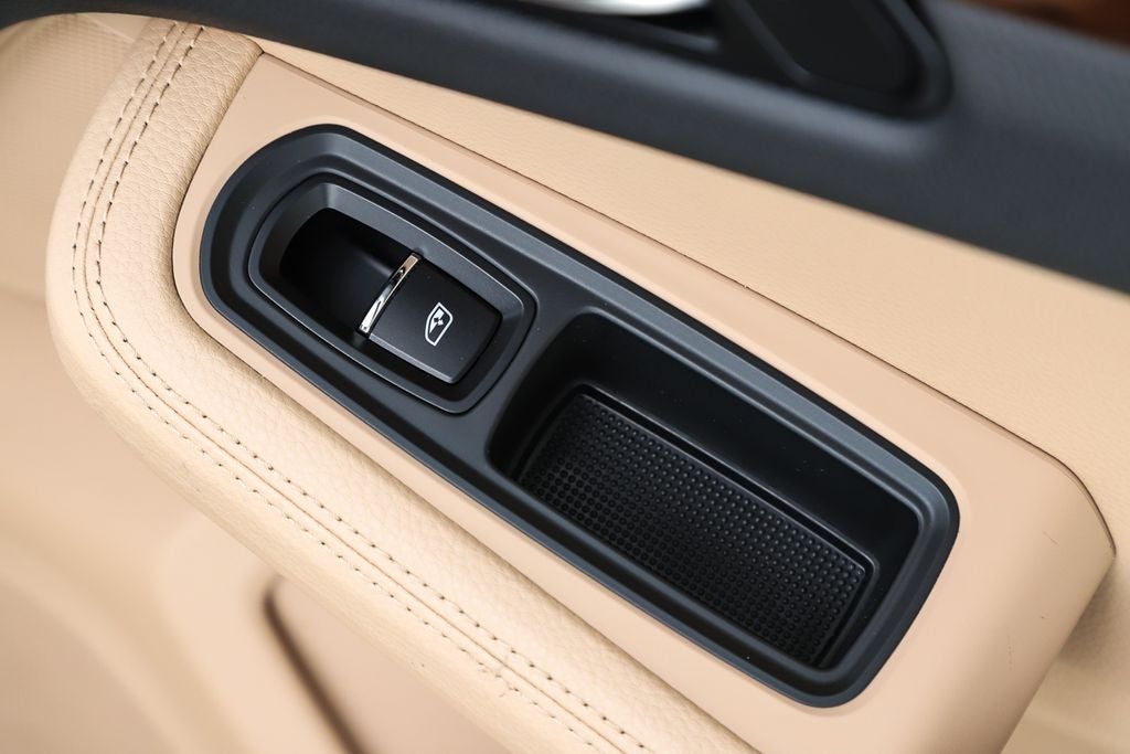 2022 Porsche Macan Base