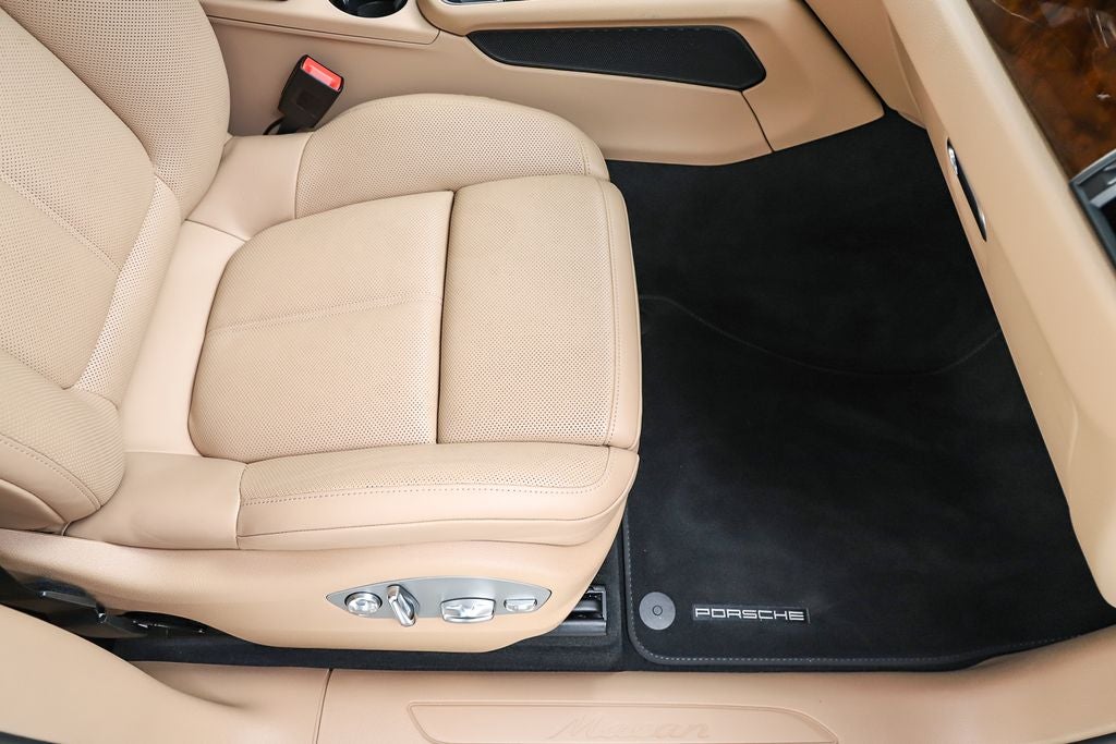 2022 Porsche Macan Base