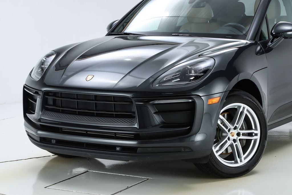2022 Porsche Macan Base