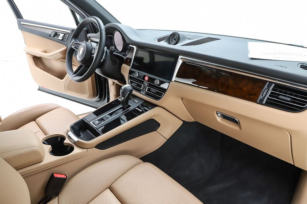 2022 Porsche Macan Base