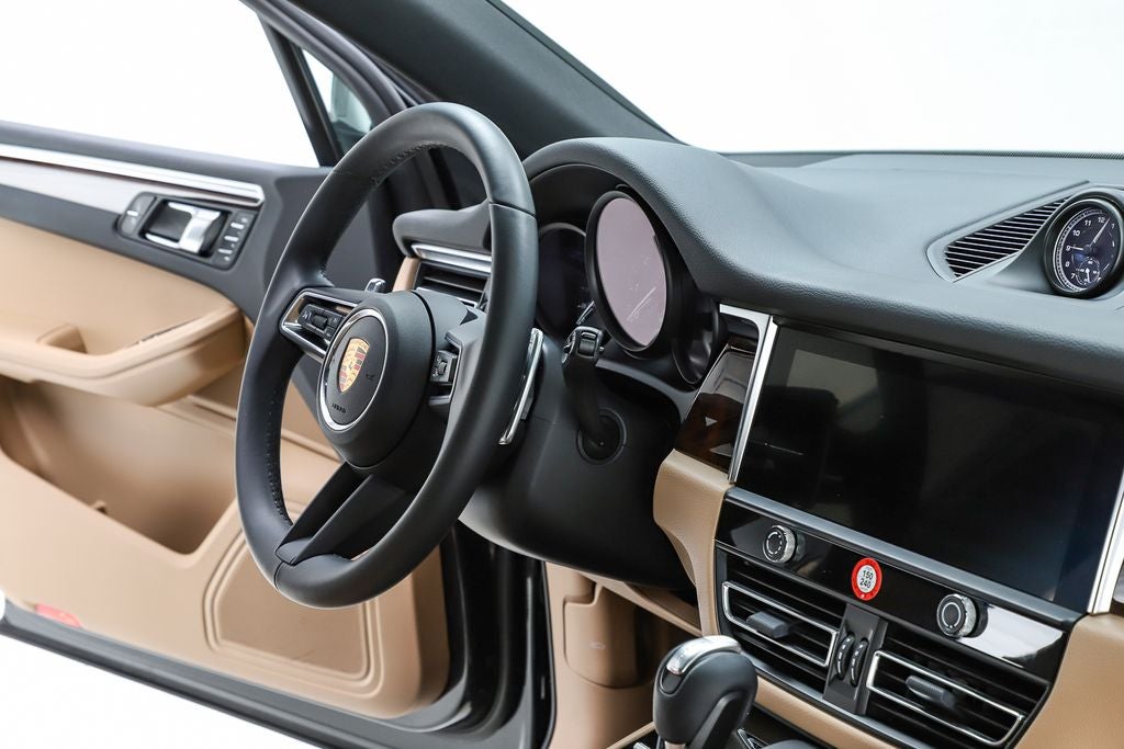 2022 Porsche Macan Base
